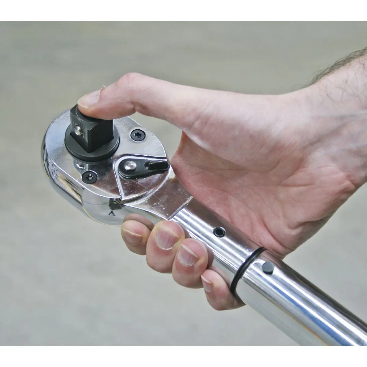 Sealey Premier Torque Wrench 3/4"Sq Drive 237-983Nm(150-750lb.ft) Push-Through Calibrated 