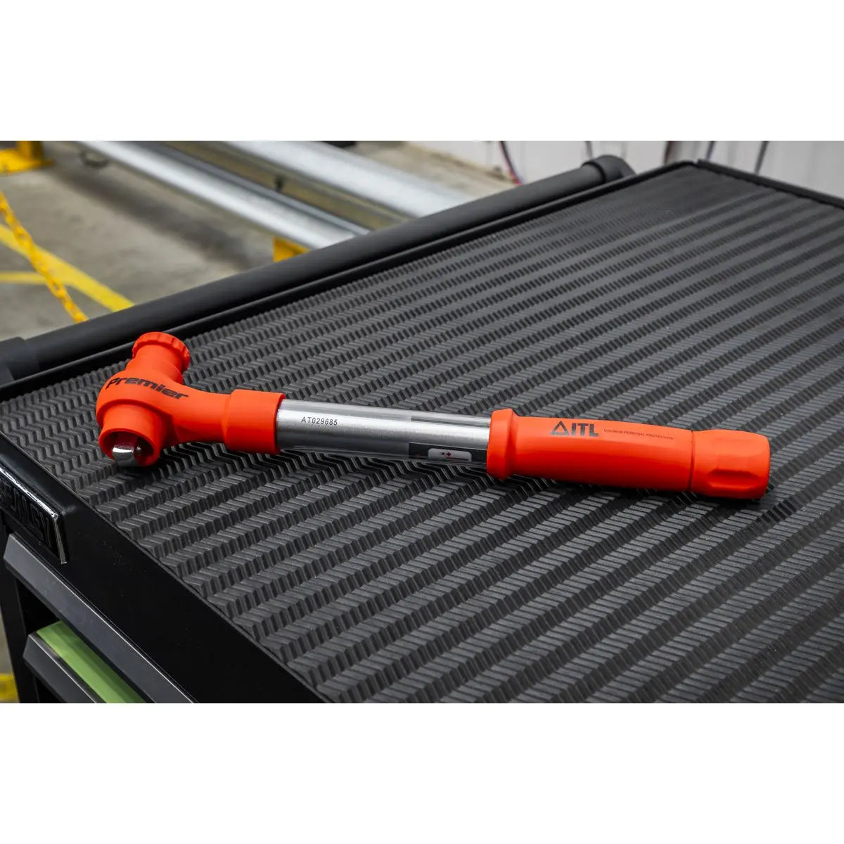 Sealey Premier Torque Wrench Insulated 1/2"Sq Drive 20-100Nm  White Rose Tools