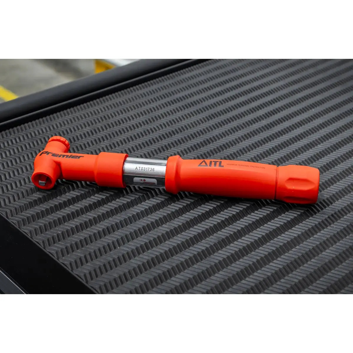 Sealey Premier Torque Wrench Insulated 1/4"Sq Drive 2-12Nm  White Rose Tools