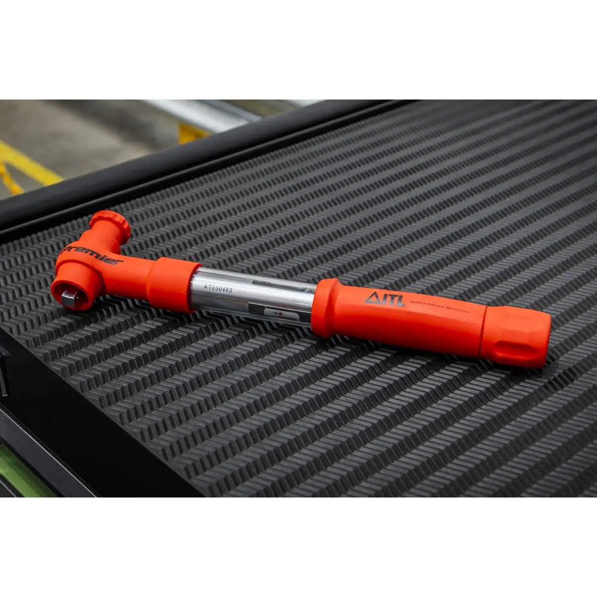Sealey Premier Torque Wrench Insulated 3/8"Sq Drive 12-60Nm 
