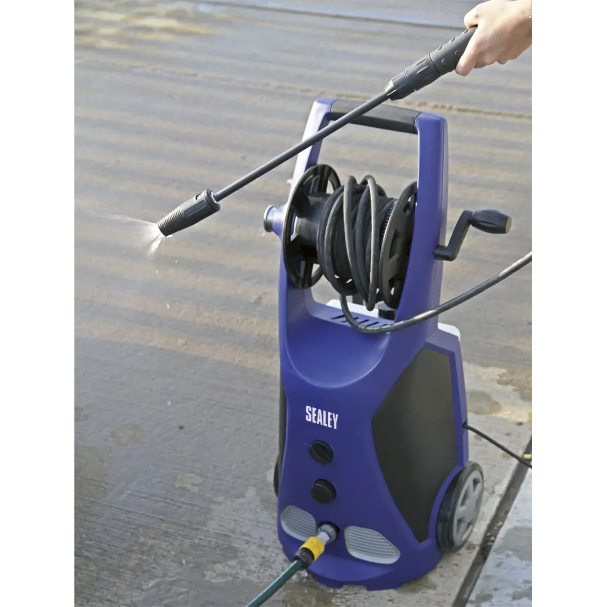 Sealey Professional Pressure Washer 140bar with Accessories  White Rose Tools