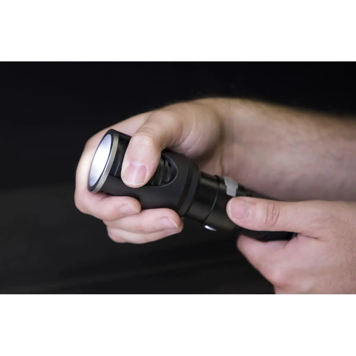 Sealey Rechargeable Aluminium Torch with Adjustable Focus 20W SMD LED  White Rose Tools