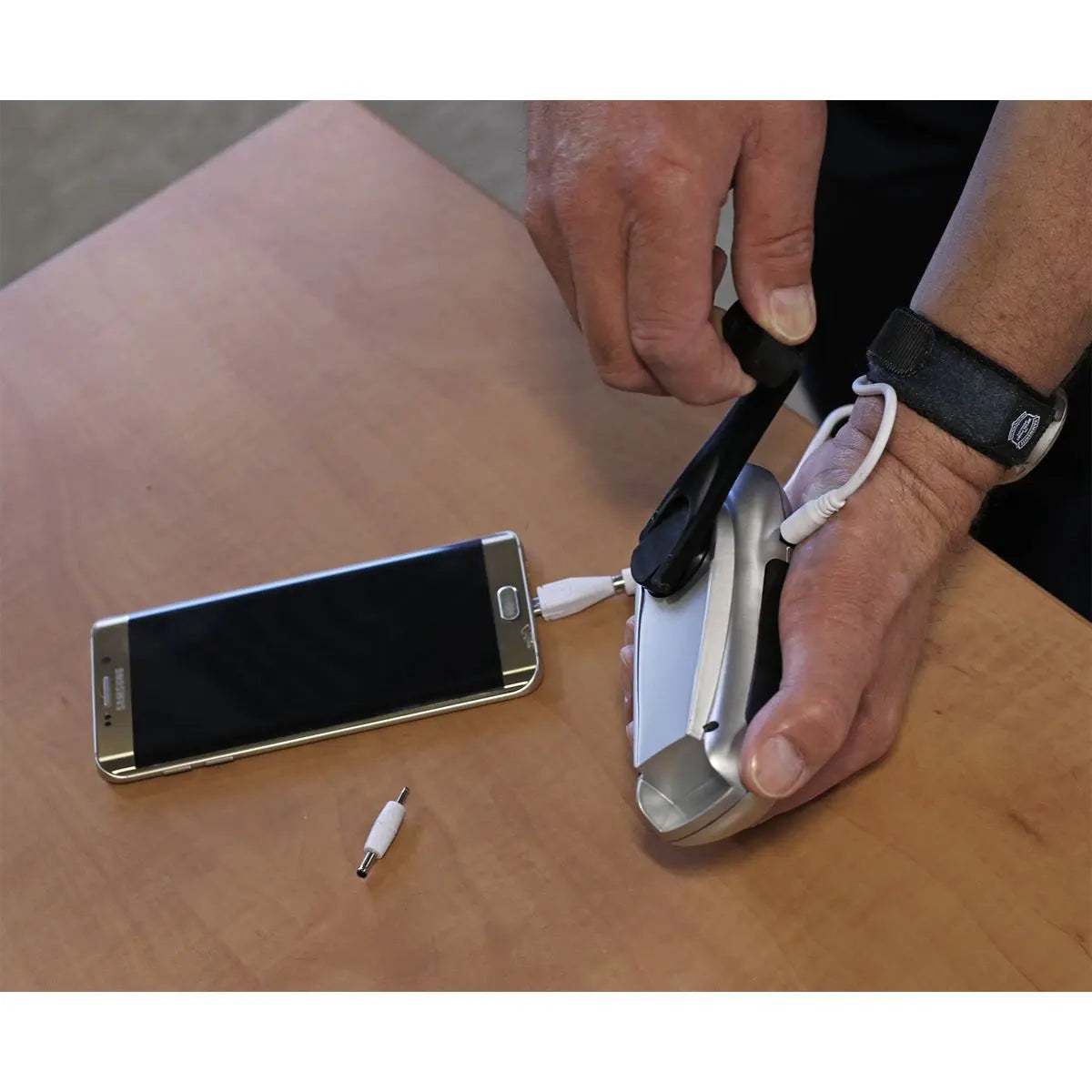 Sealey Rechargeable Wind-Up Torch 3 LED - White Rose Tools