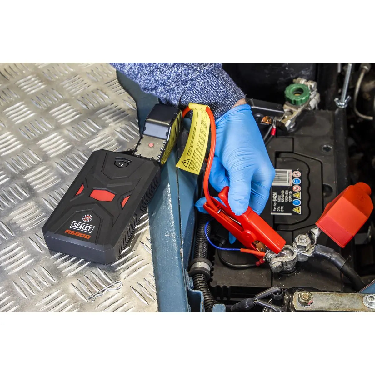 Sealey RoadStart® 600A 12V Lithium-ion Jump Starter Power Pack 