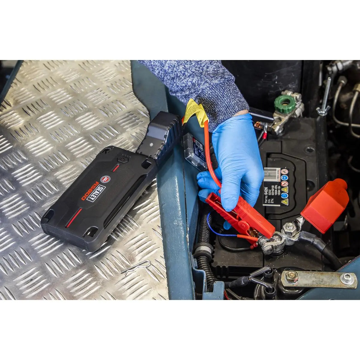 Sealey RoadStart® 800A 12V Lithium-ion Jump Starter Power Pack 
