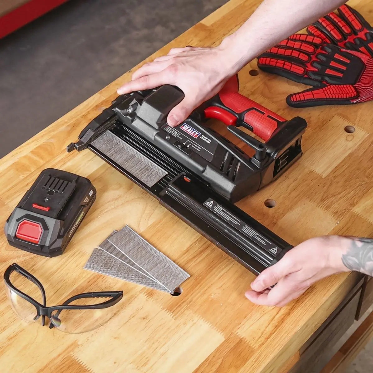 Sealey SV20 Series 18G Cordless Nail/Staple Gun 20V - Body Only - White Rose Tools