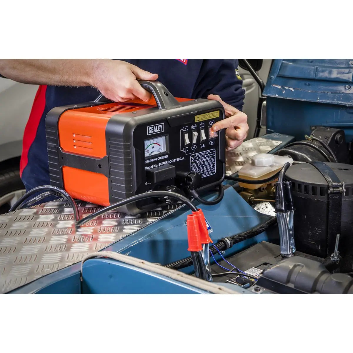 Sealey Starter/Charger 180/40A 12/24V 230V 