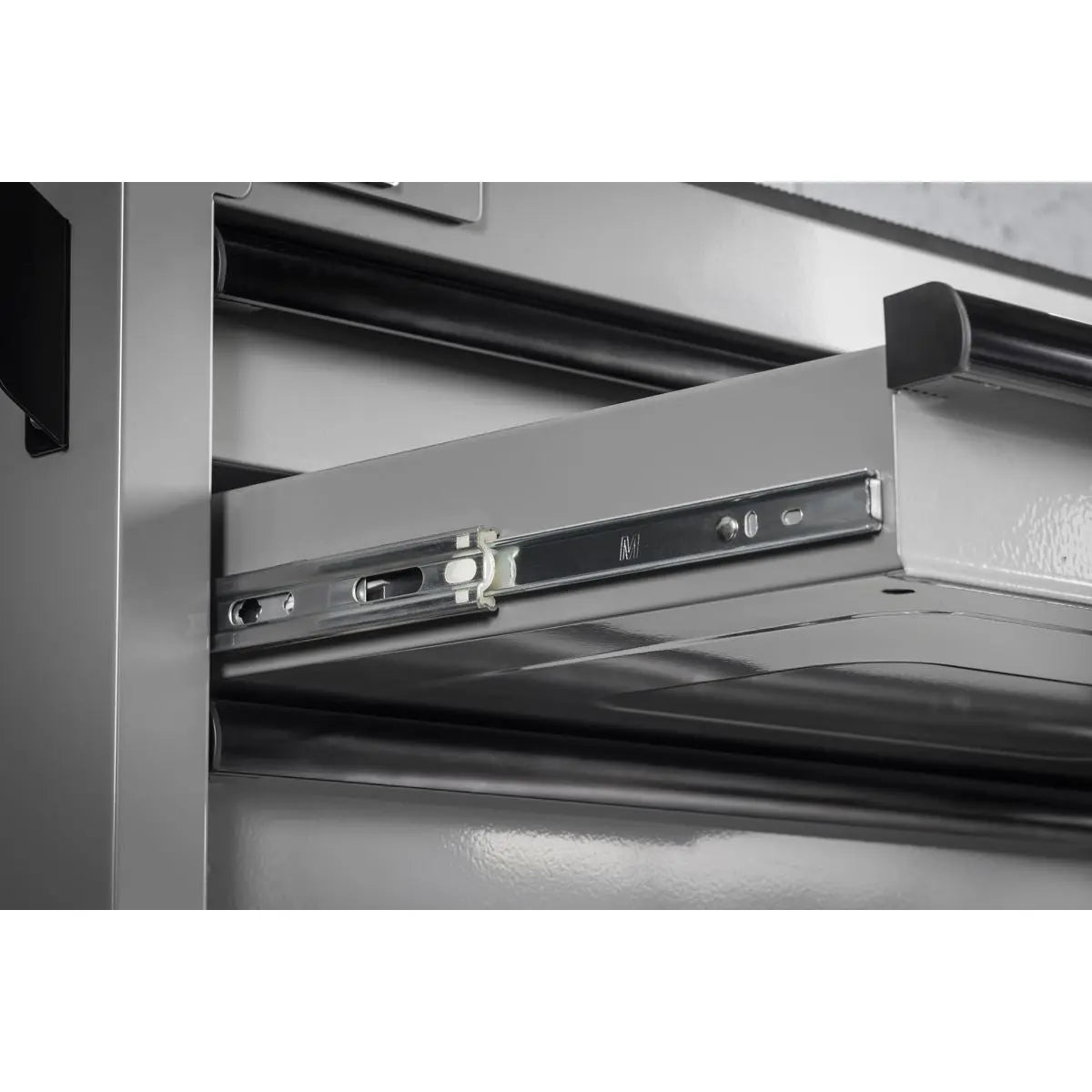 Sealey Superline PRO® Rollcab 6 Drawer with SG Swivel Base 100mm Vice  White Rose Tools