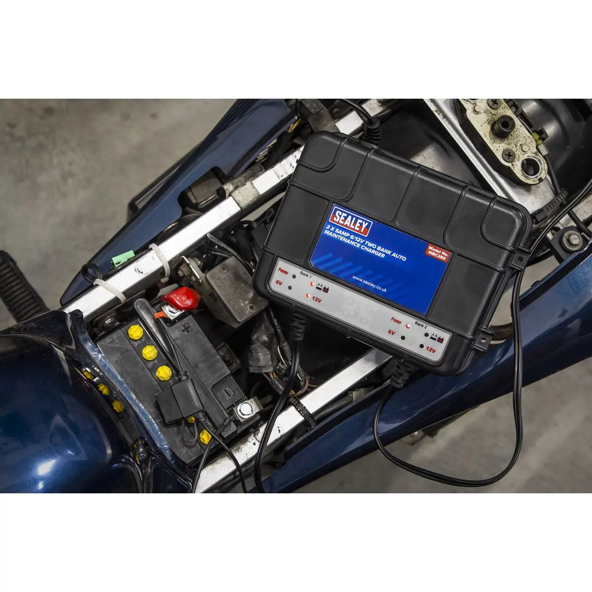 Sealey Two Bank 6/12V 10A (2 x 5A) Auto Maintenance Charger 