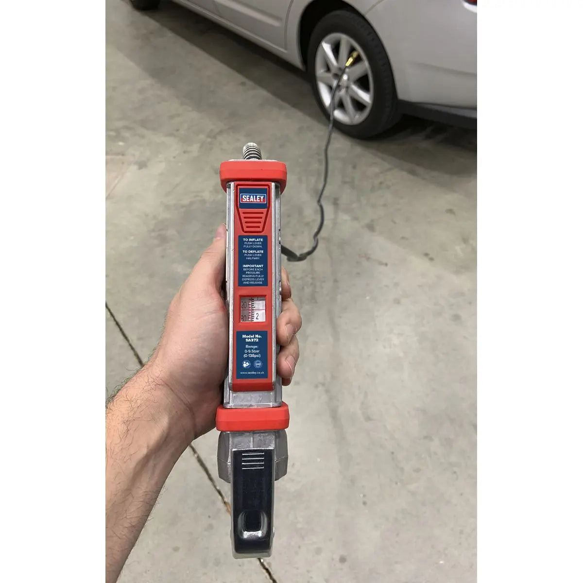 Sealey Tyre Inflator 2.7m Hose with Clip-On Connector 