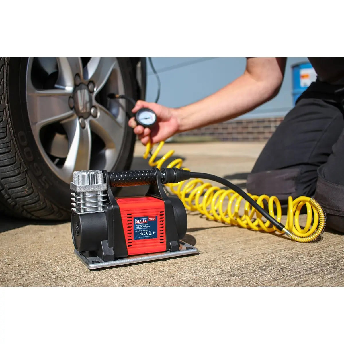 Sealey Tyre Inflator/Mini Air Compressor 12V Heavy-Duty 