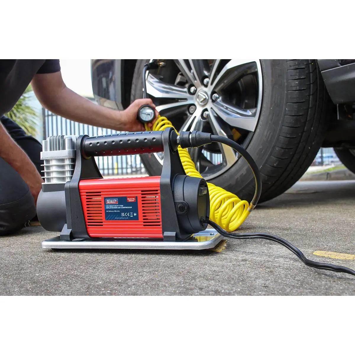 Sealey Tyre Inflator/Mini Air Compressor 12V Heavy-Duty 