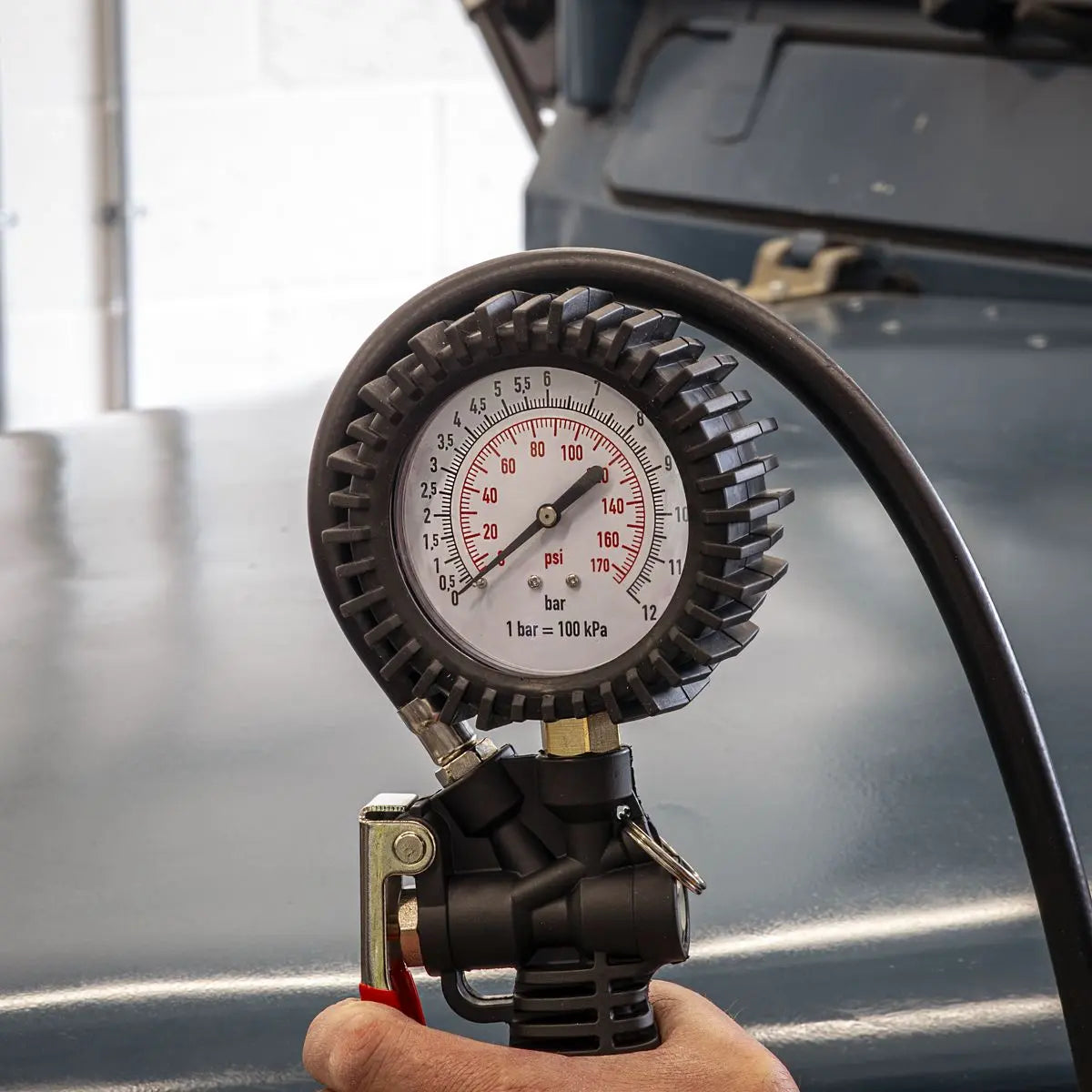 Sealey Tyre Inflator with Clip-On Connector  White Rose Tools