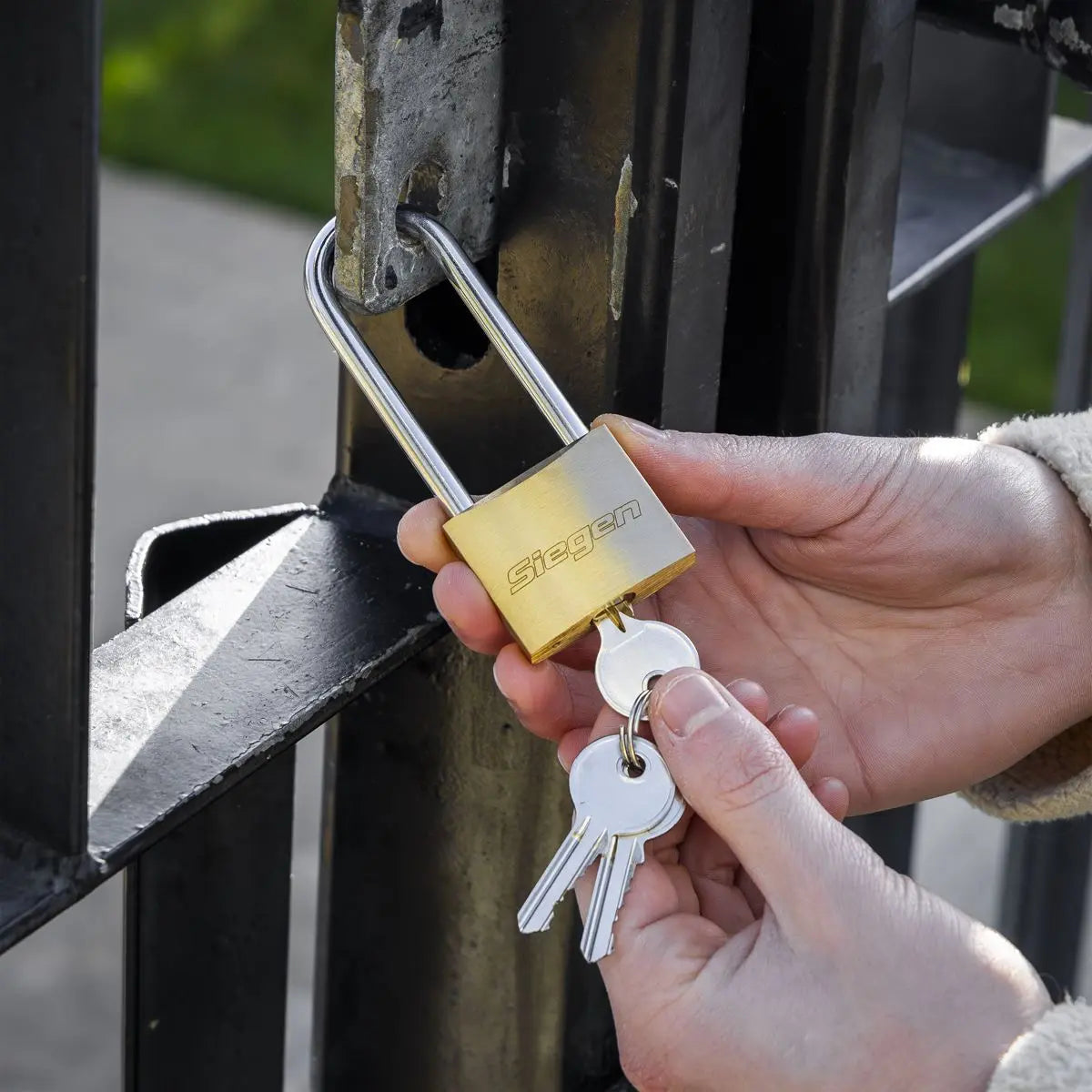 Siegen by Sealey Brass Body Padlock with Brass Cylinder Long Shackle 40mm 
