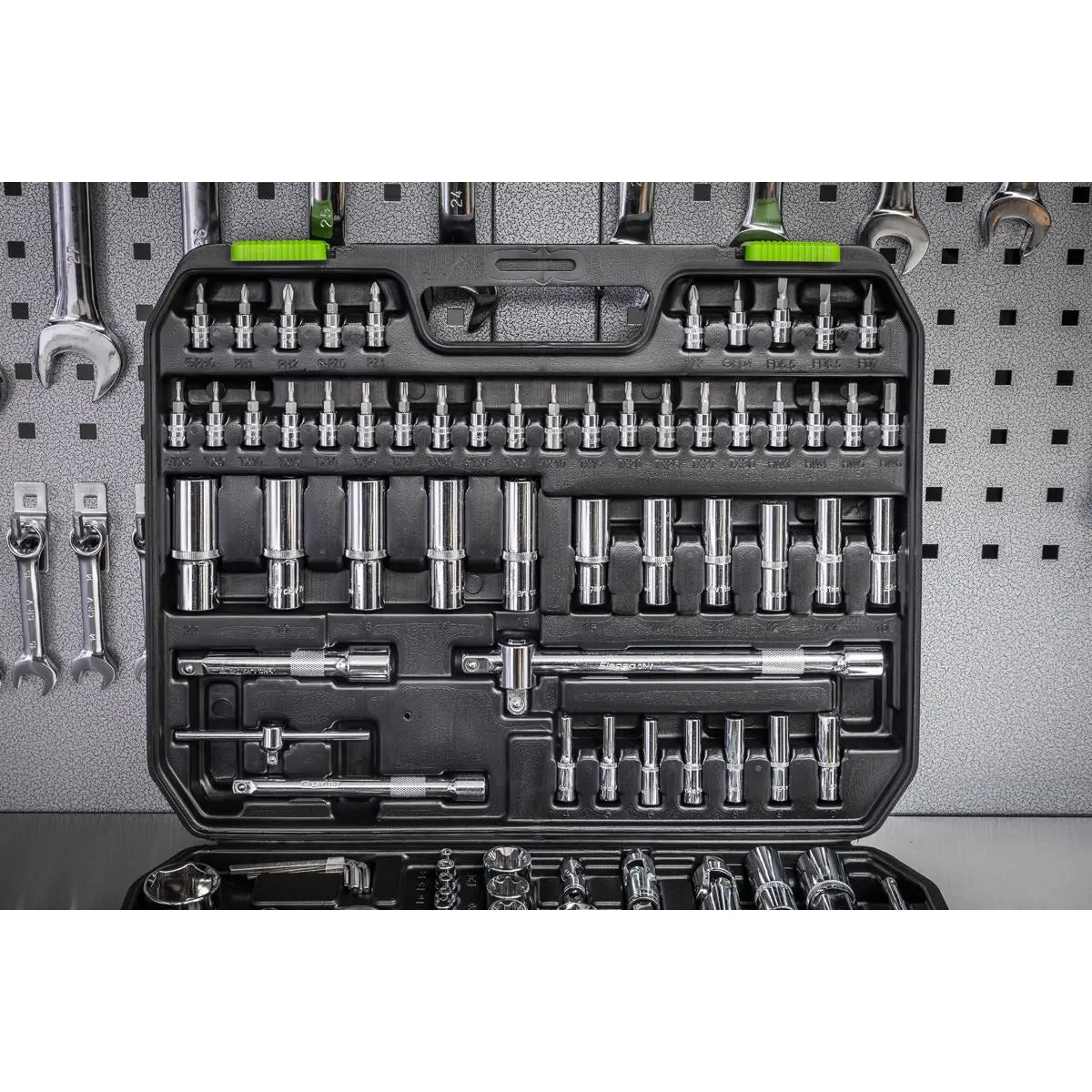 Siegen by Sealey Socket Set 171 Piece 1/4", 3/8" and 1/2" Drive WallDrive Metric 4-32mm 