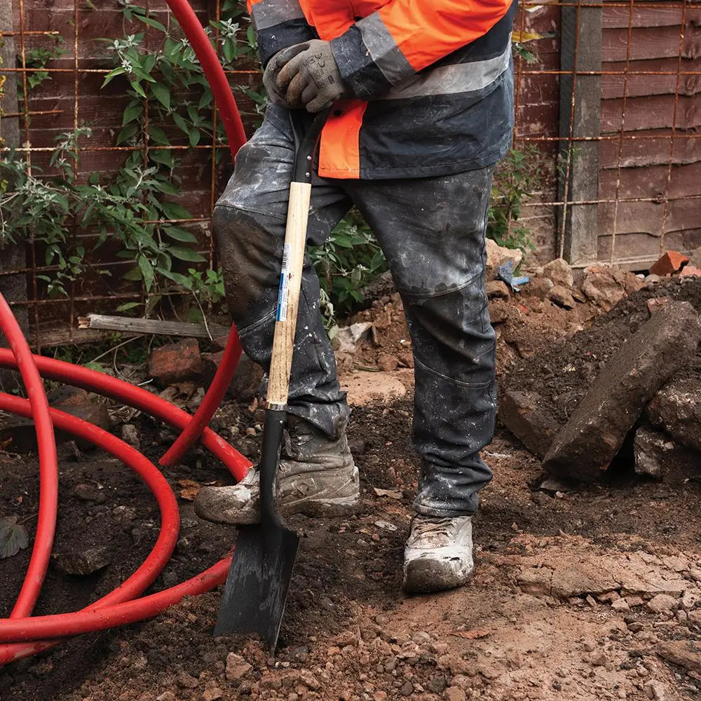 Silverline Digging Spade 1100mm GT35  White Rose Tools