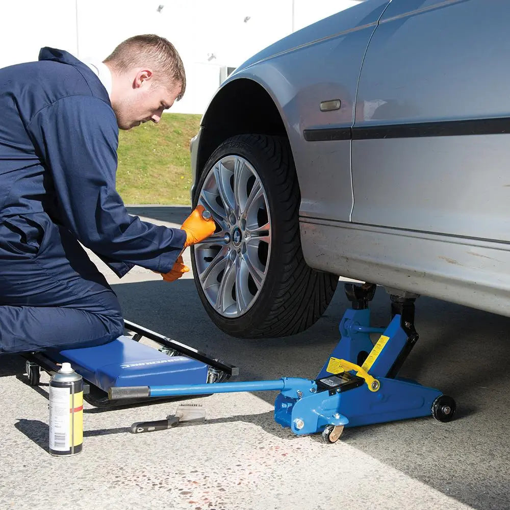 Silverline Hydraulic Trolley Jack 2 Tonne 633935  White Rose Tools
