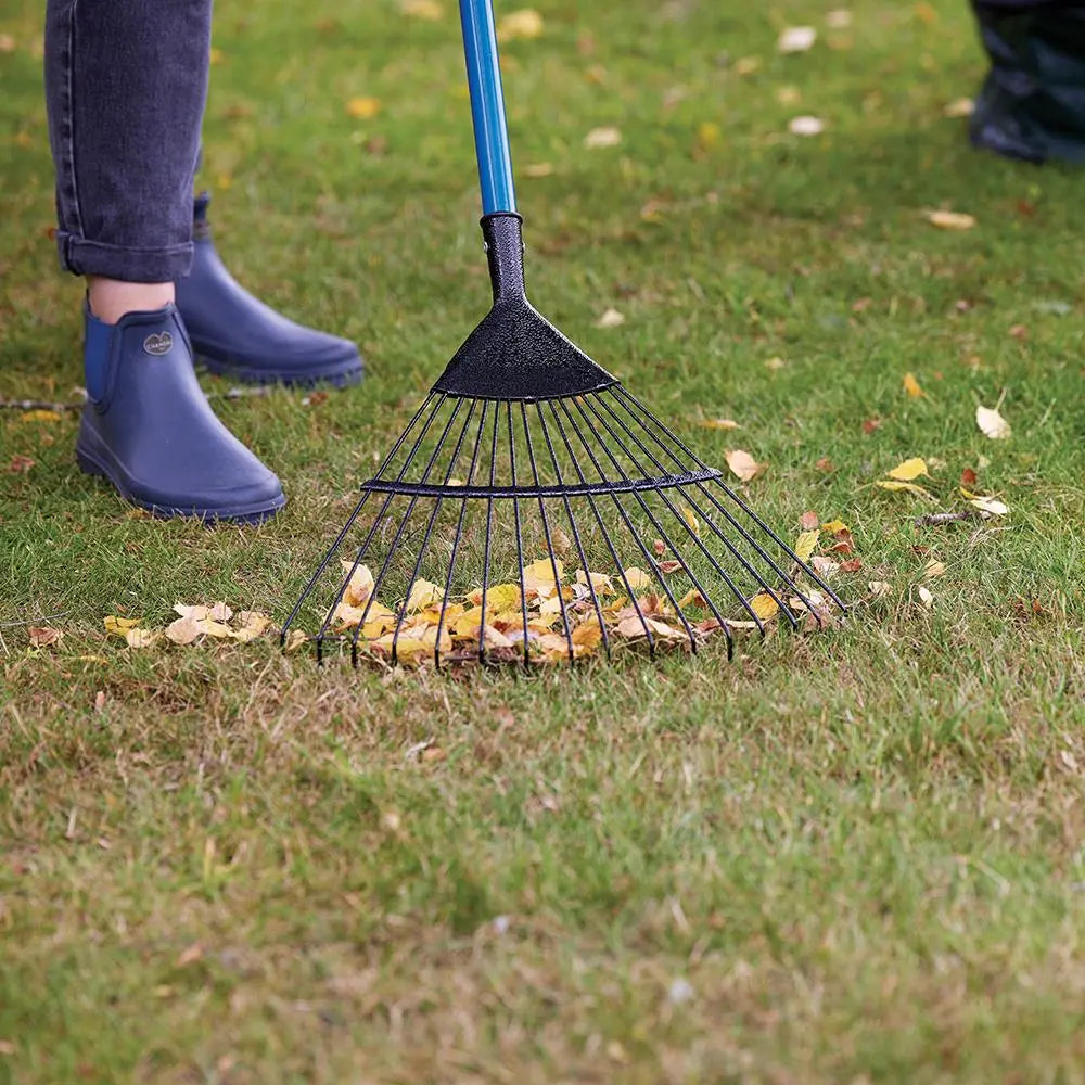 Silverline Lawn Rake 1550mm 447139  White Rose Tools