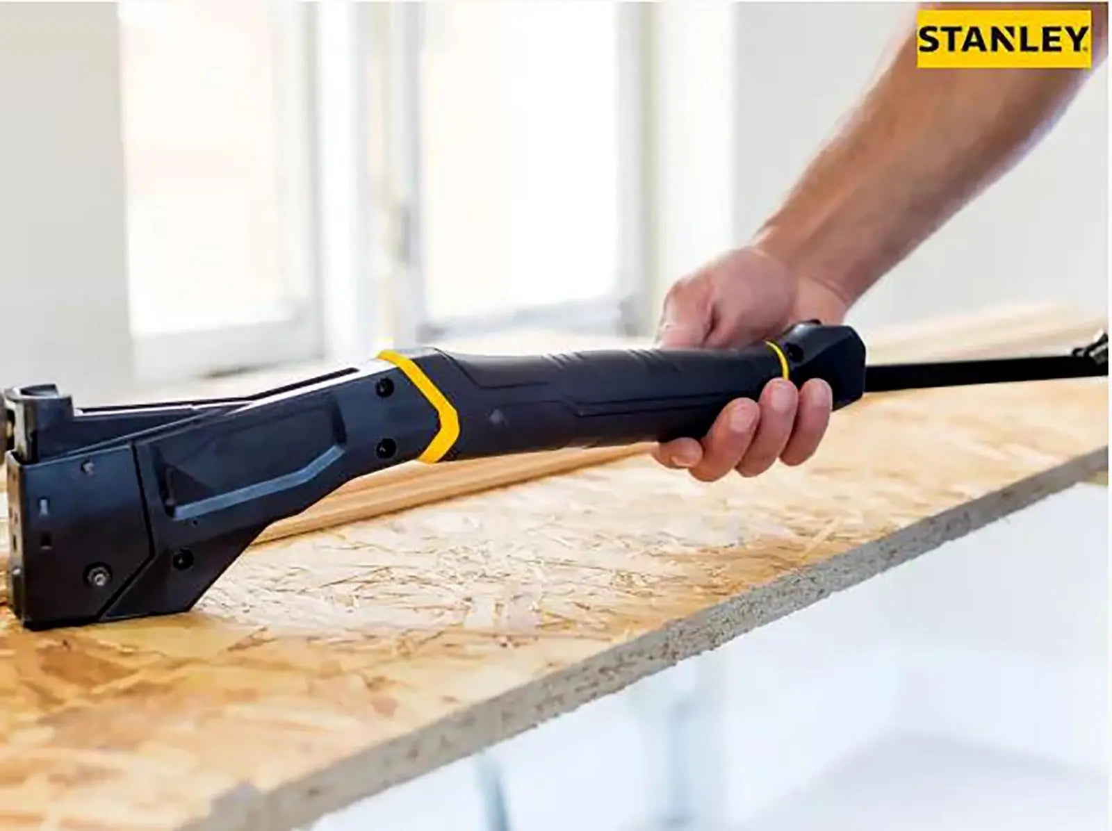Stanley FatMax Hammer Tacker Composite Lightweight with 1000 10mm Staples 