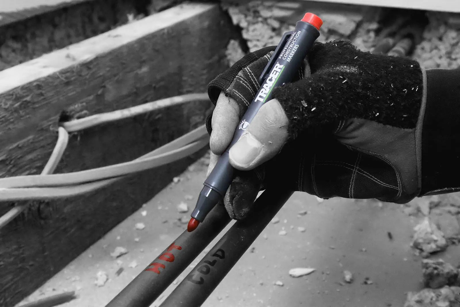 TRACER Clog Free Permanent Marker Kit 3 Piece Pack (Black Blue Red) comes with Site Holsters 