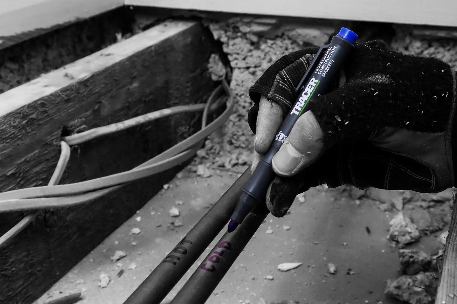 TRACER Clog Free Permanent Marker Kit 3 Piece Pack (Black Blue Red) comes with Site Holsters 