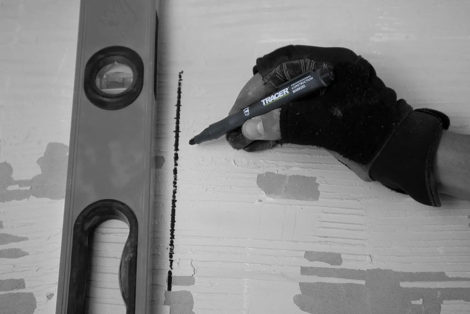 TRACER Clog Free Permanent Marker Pen Black Bullet Point 