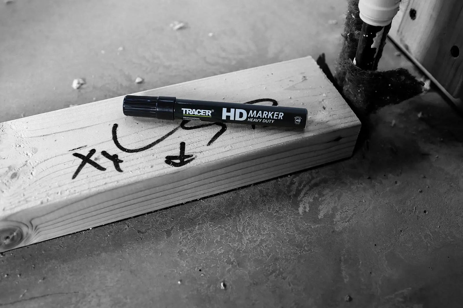 TRACER Heavy Duty Permanent Marker Pen Black 1-3mm Bullet Point 