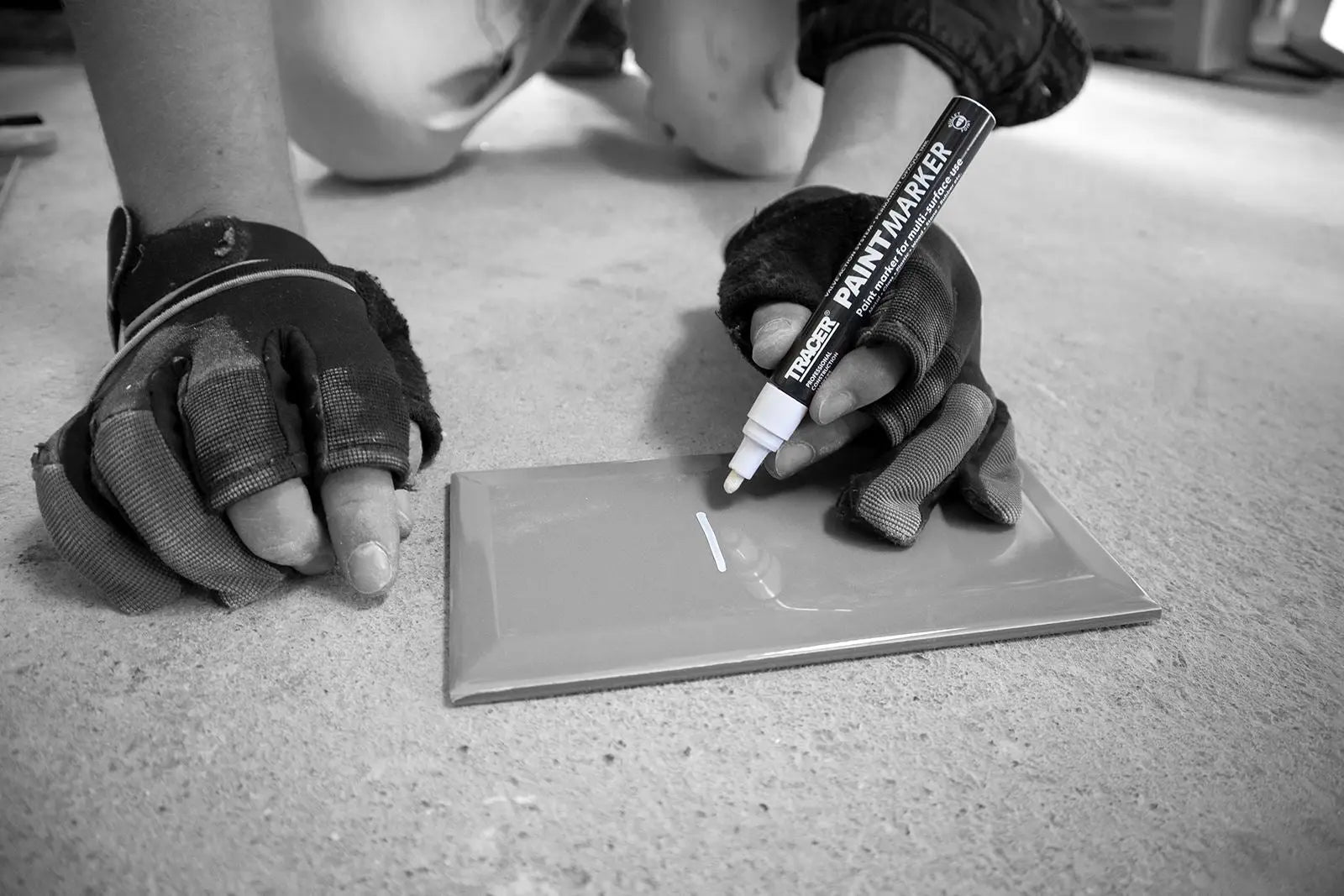 TRACER Paint Marker White 1-3mm Bullet Point 