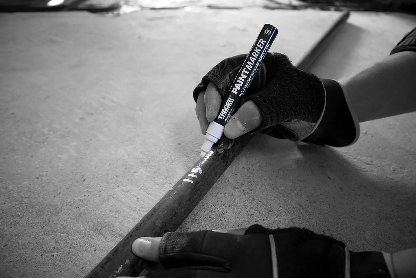 TRACER Paint Marker White 1-3mm Bullet Point 