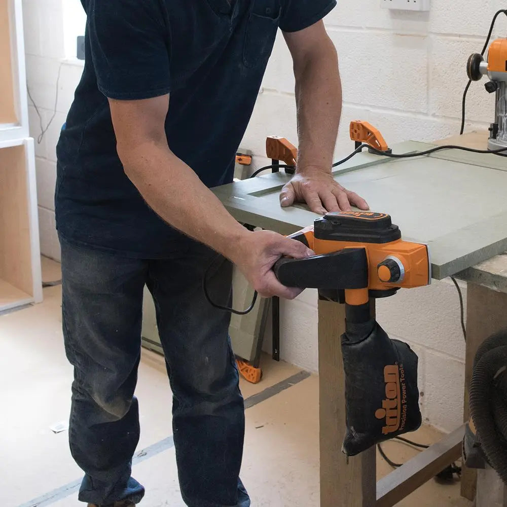 Triton 450W Mini Planer 60mm TMNPL 516283  White Rose Tools