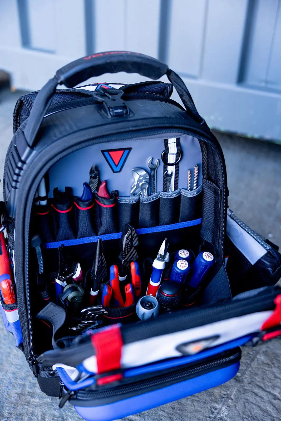 Velocity NASA Rogue 50 Backpack Lunar Grey Connect Compatible Limited Edition NASA-50-G  White Rose Tools