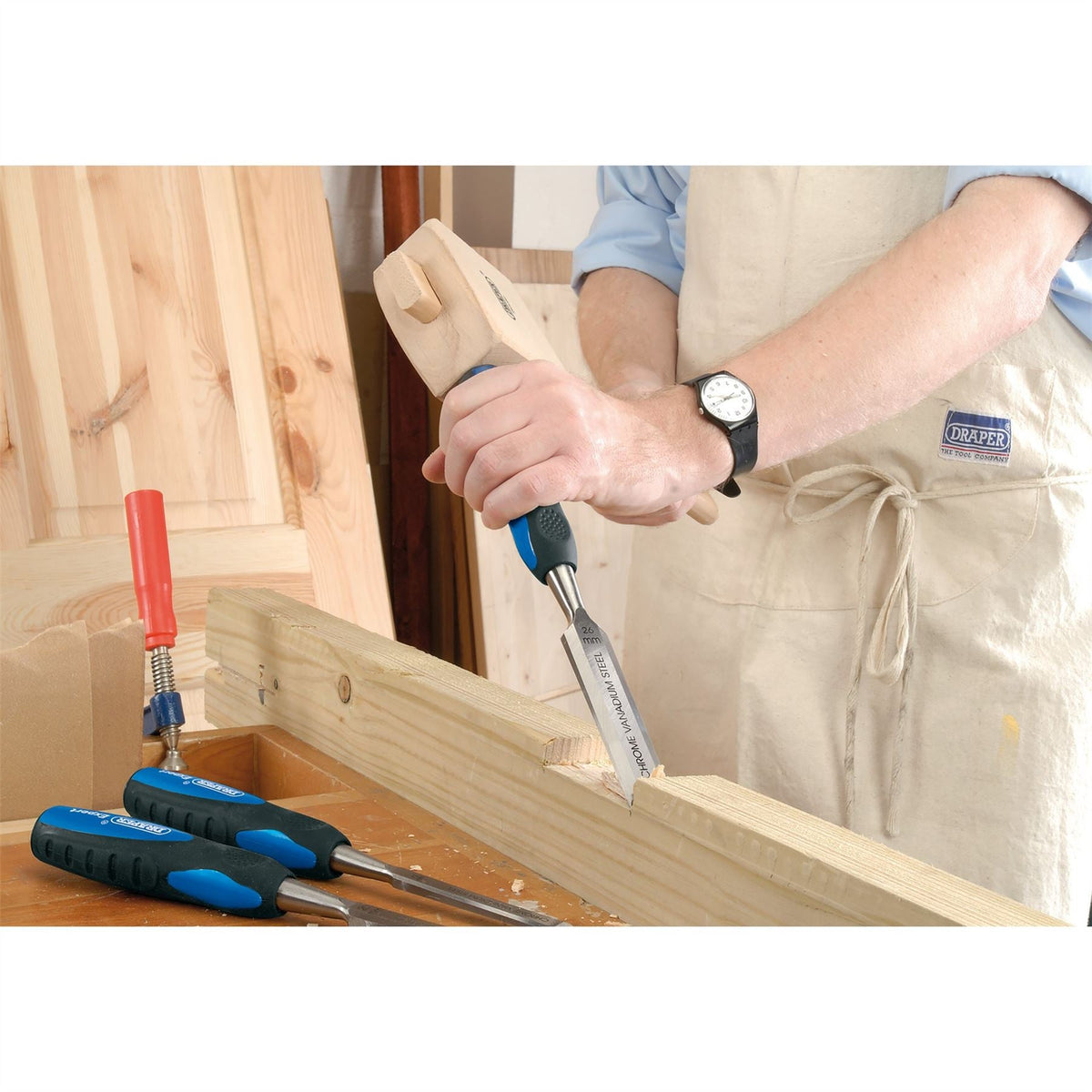 Draper Expert Soft Grip Bevel Edge Wood Chisel Set 150mm (3 Piece) 45865  White Rose Tools