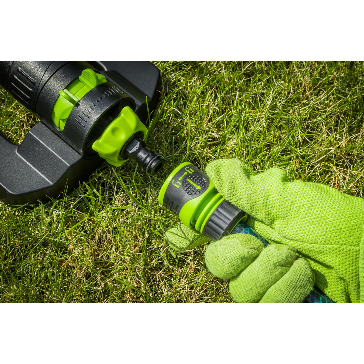Sealey Oscillating Water Sprinkler with 18 Nozzles  White Rose Tools