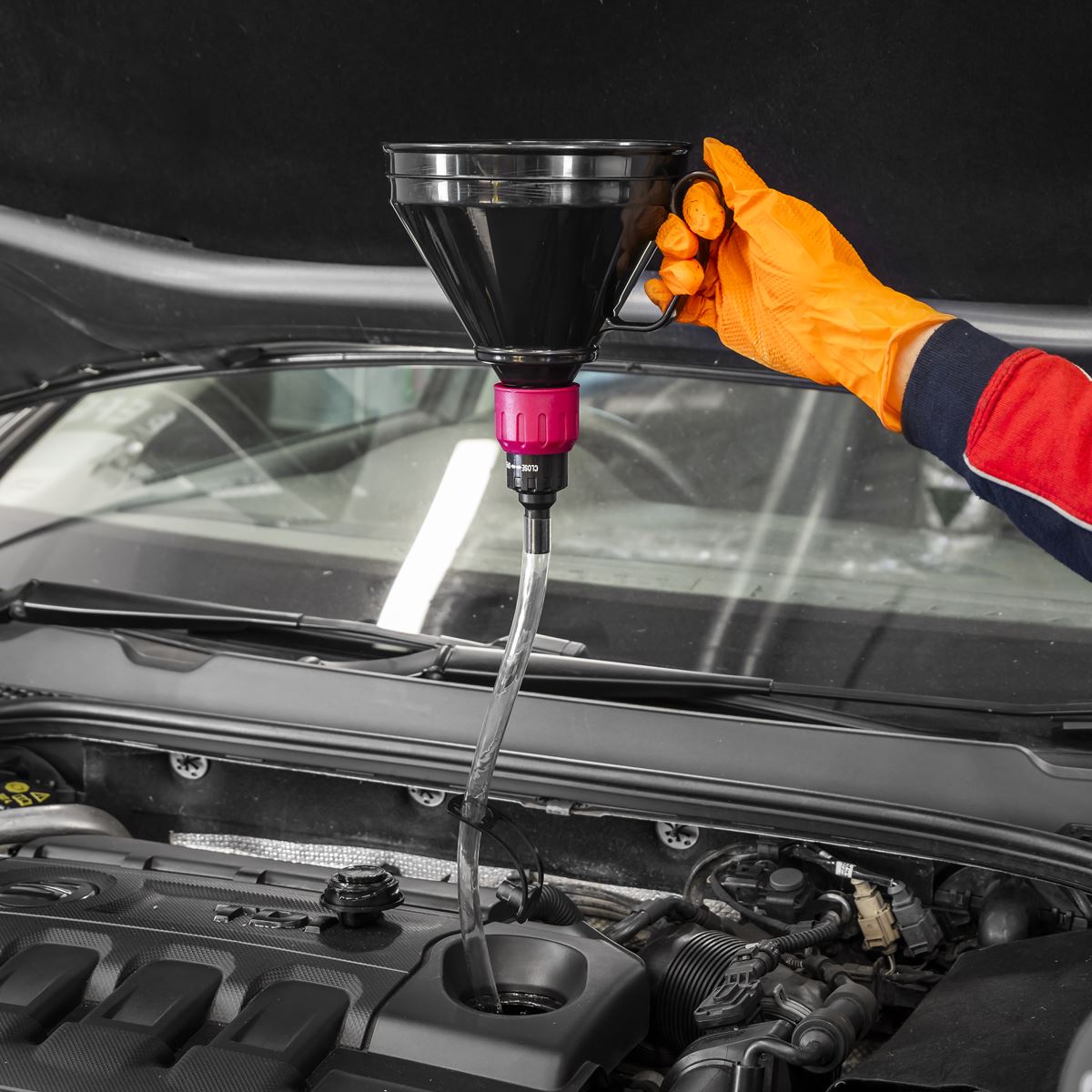 Sealey Valved Flexible Spout Funnel with Filter 160mm