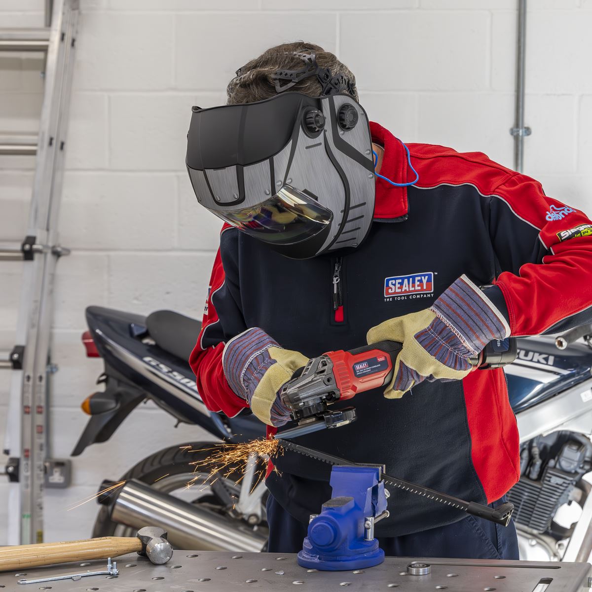 Sealey Flip-Up Welding Helmet Auto Darkening Solar Powered - Shade 9-13
