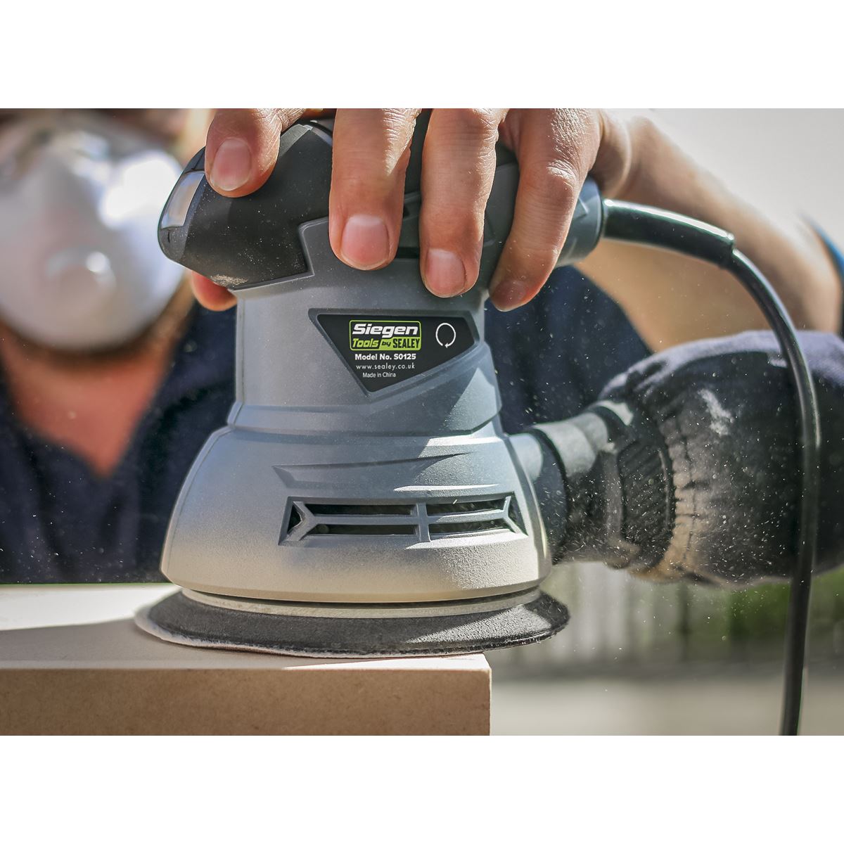 Siegen 230V 125mm Dual Action Orbital Palm Sander 240W Hook & Loop Backing Pad 