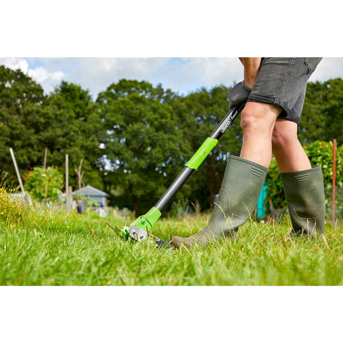 Draper Expert Long Handled Weed Puller 37796  White Rose Tools