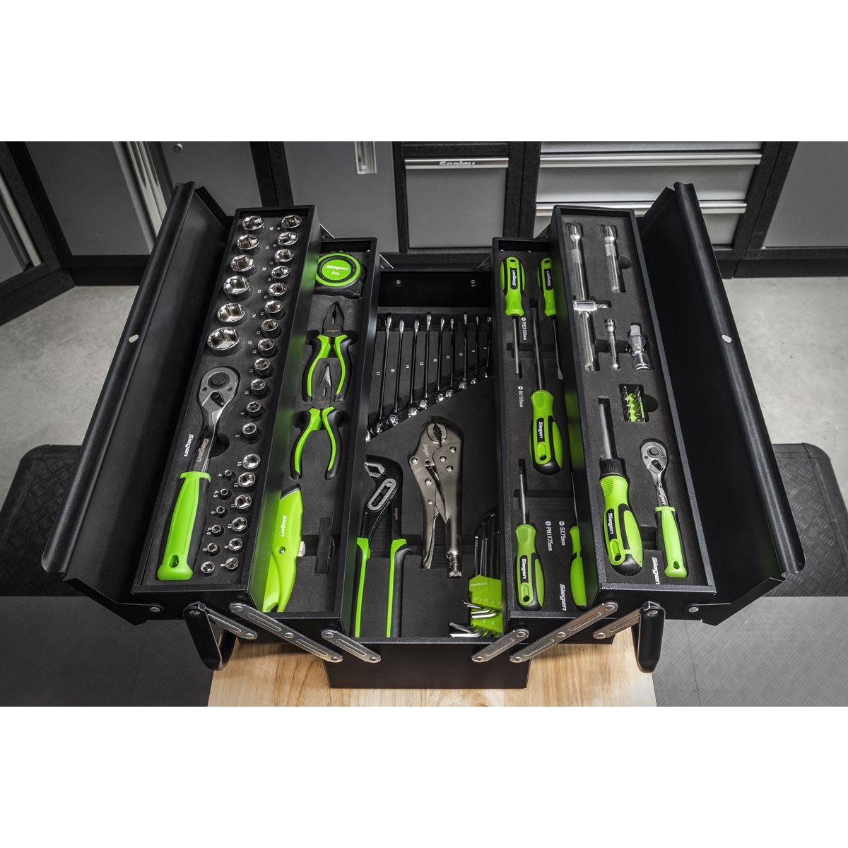 Siegen by Sealey Cantilever Toolbox with Tool Kit 86 Piece Sockets Spanners Screwdrivers