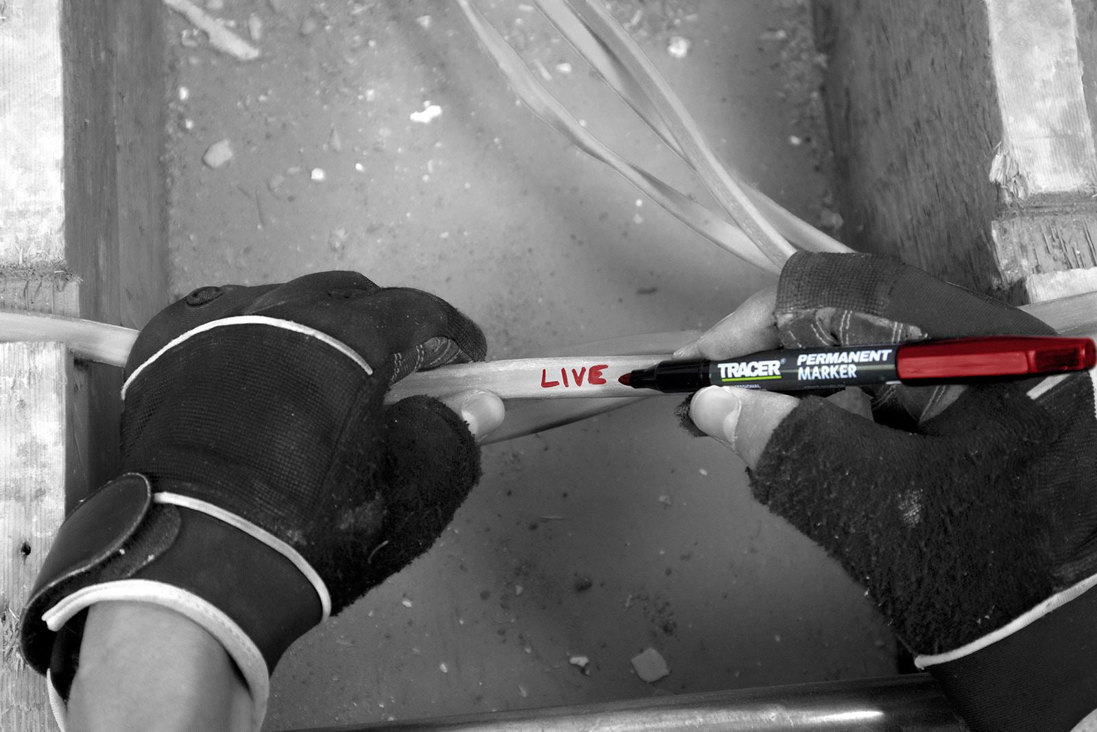 TRACER Permanent Marker Pen Red 1-2mm Fine Bullet Point 