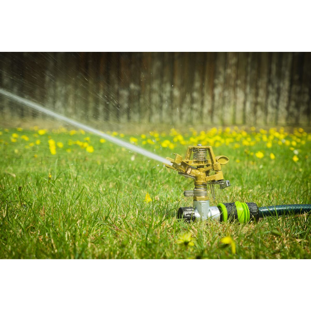 Sealey Pulsating Water Sprinkler on Metal Spike  White Rose Tools