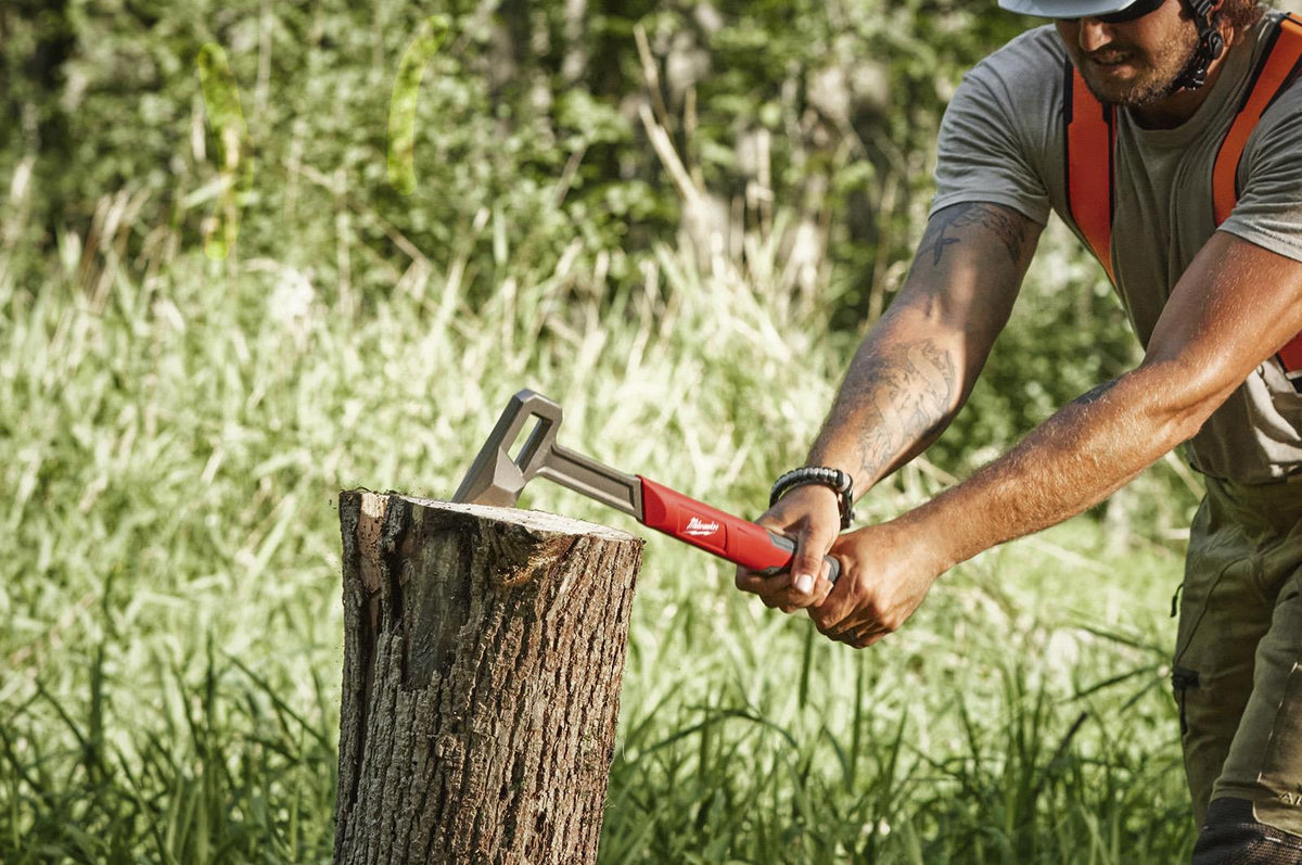 Milwaukee Wood Splitting Axe 40cm  White Rose Tools