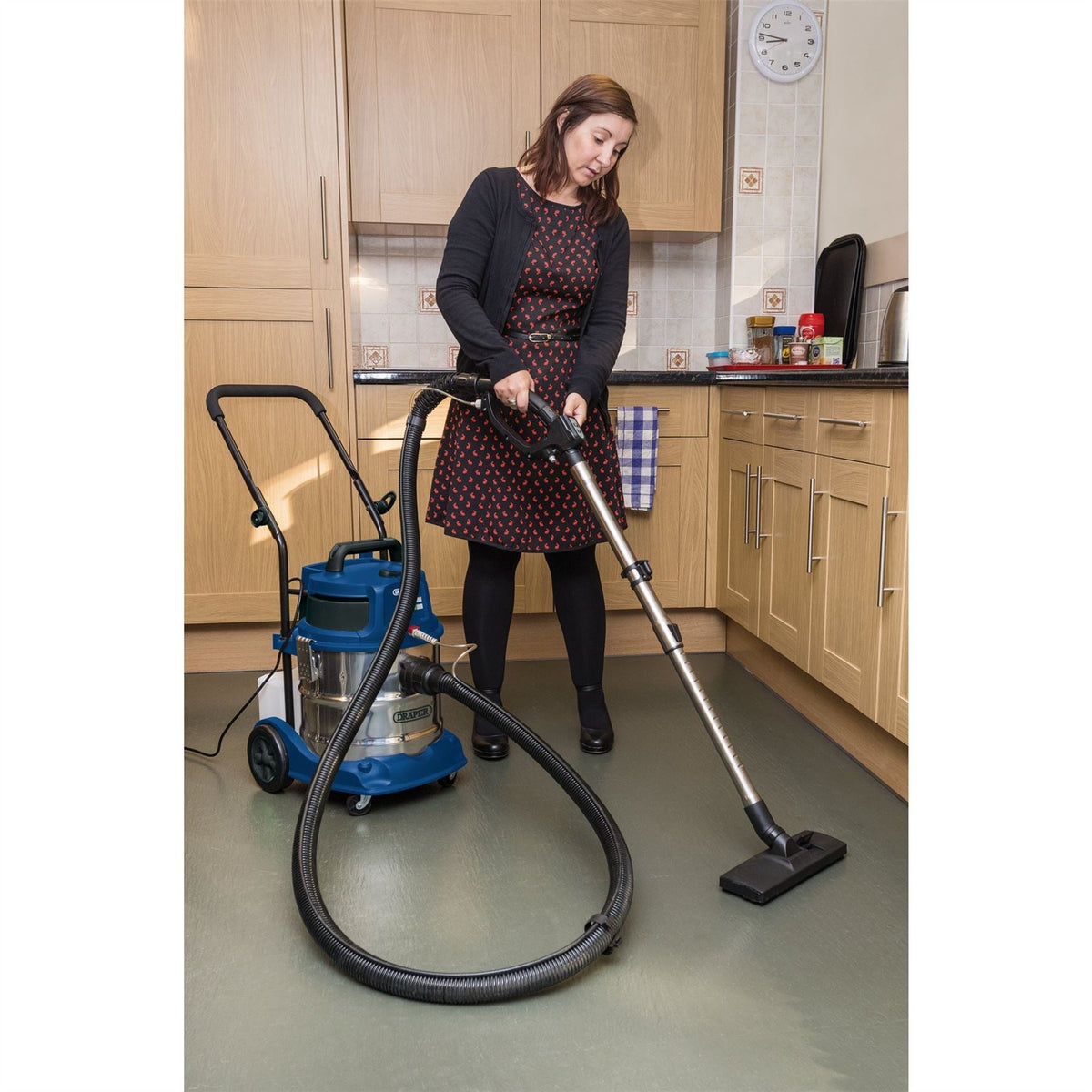 Draper 3 in 1 Wet and Dry Shampoo/Vacuum Cleaner 20L 1500W 75442  White Rose Tools