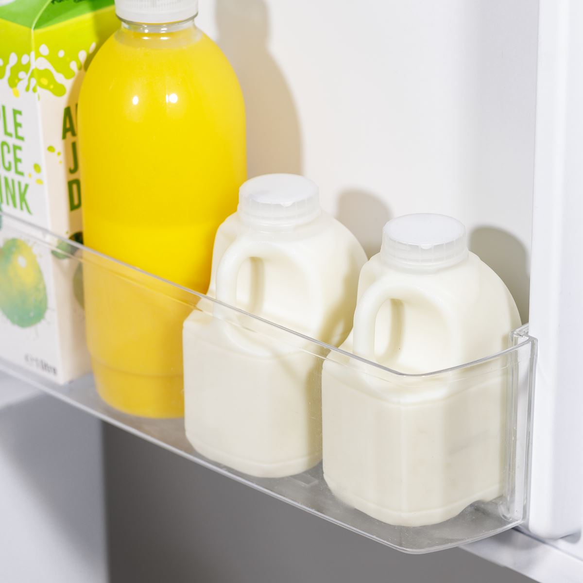 Baridi 70/30 Low Frost Fridge Freezer 157L Capacity - White  White Rose Tools