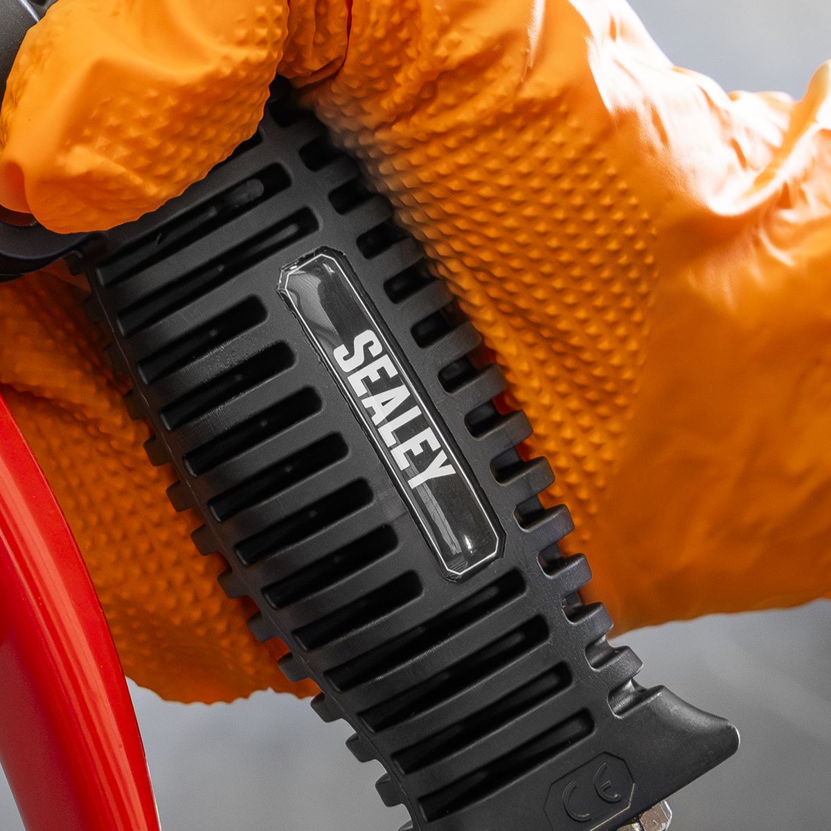 Sealey Tyre Inflator with Clip-On Connector  White Rose Tools