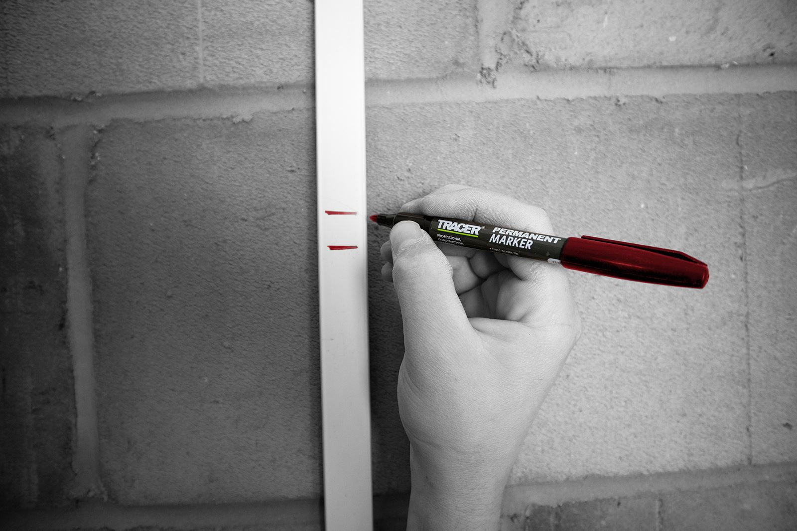 TRACER Permanent Marker Pen Red 1-2mm Fine Bullet Point 