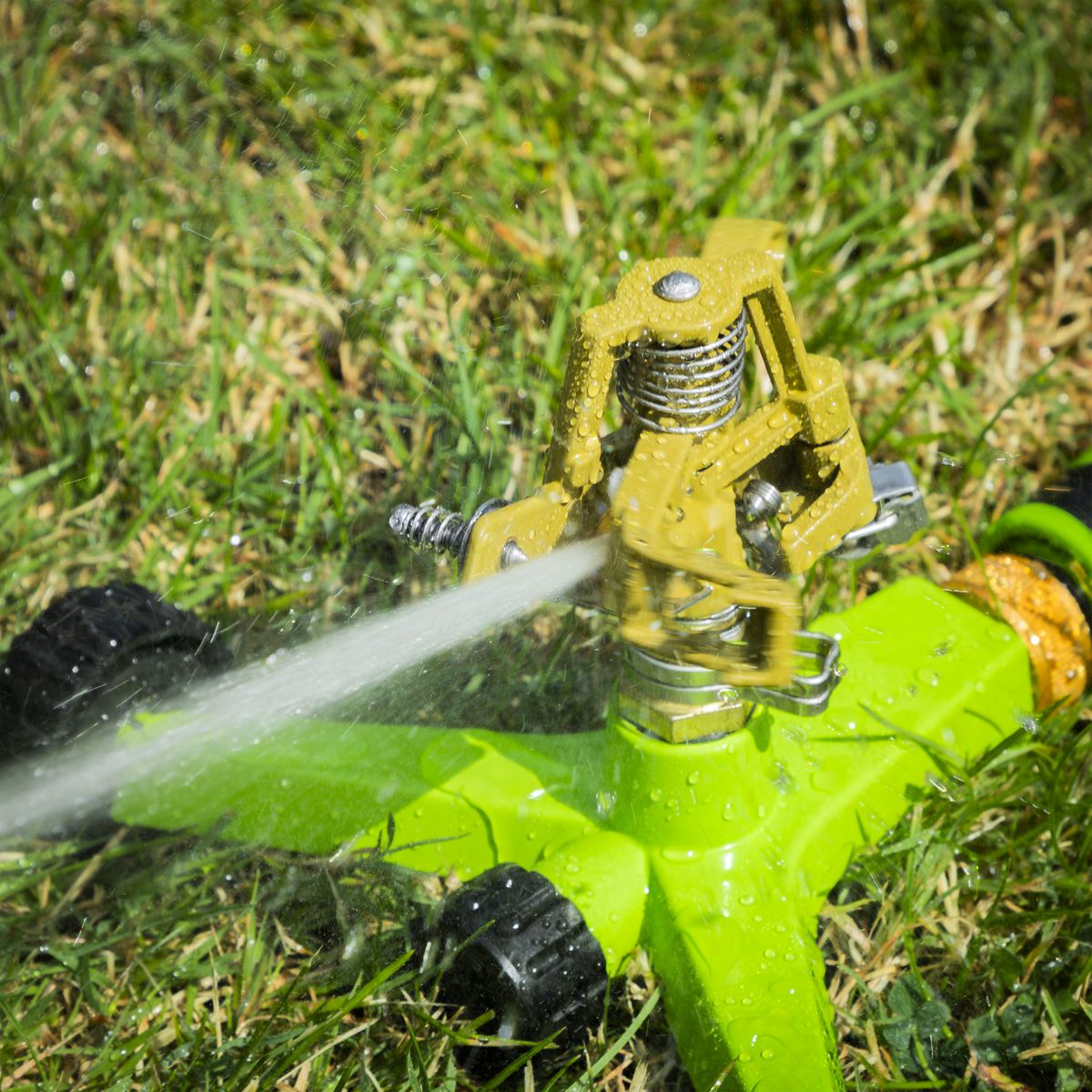 Sealey Pulsating Sprinkler With Metal Wheeled Base  White Rose Tools
