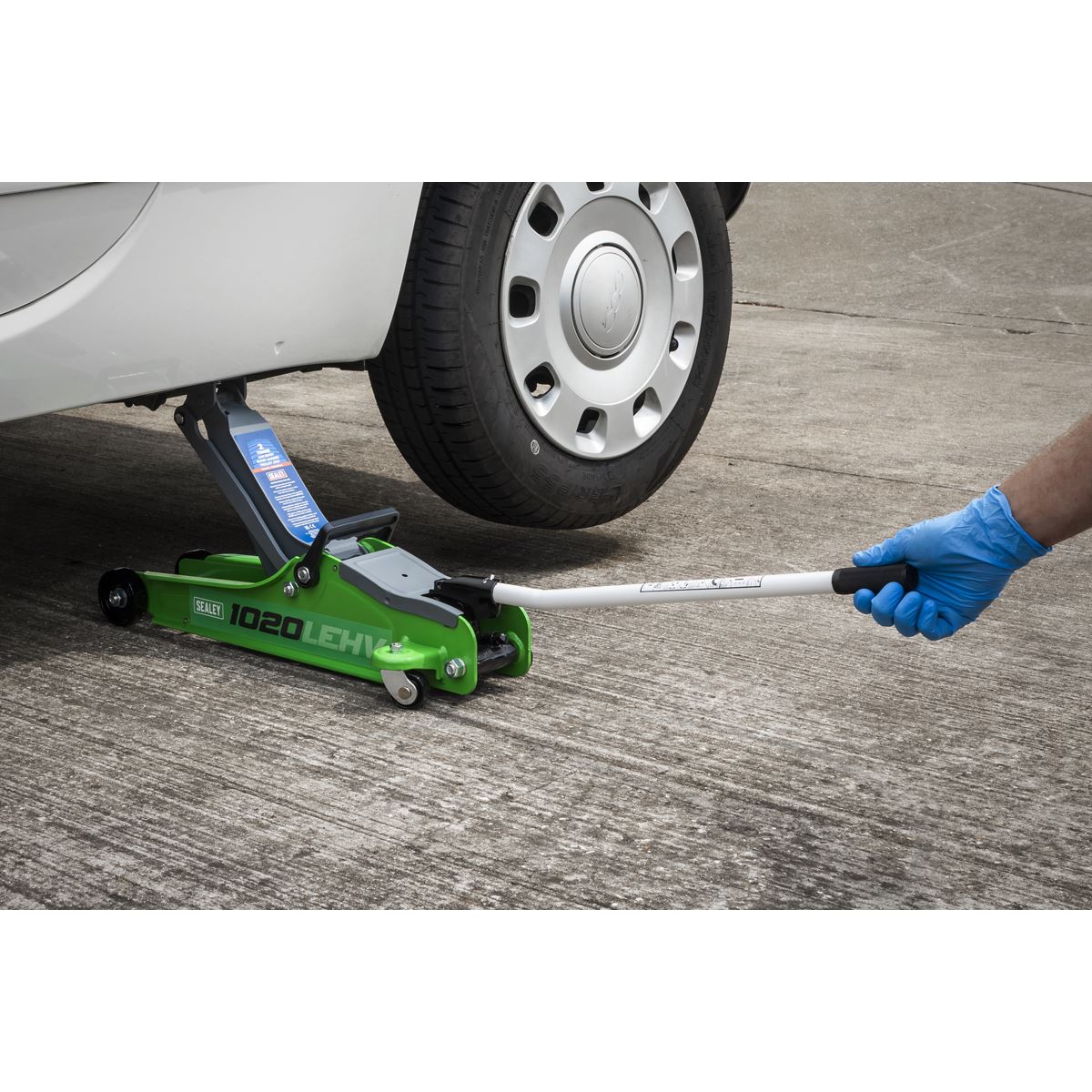 Sealey Trolley Jack 2tonne Low Entry Short Chassis - Hi-Vis Green