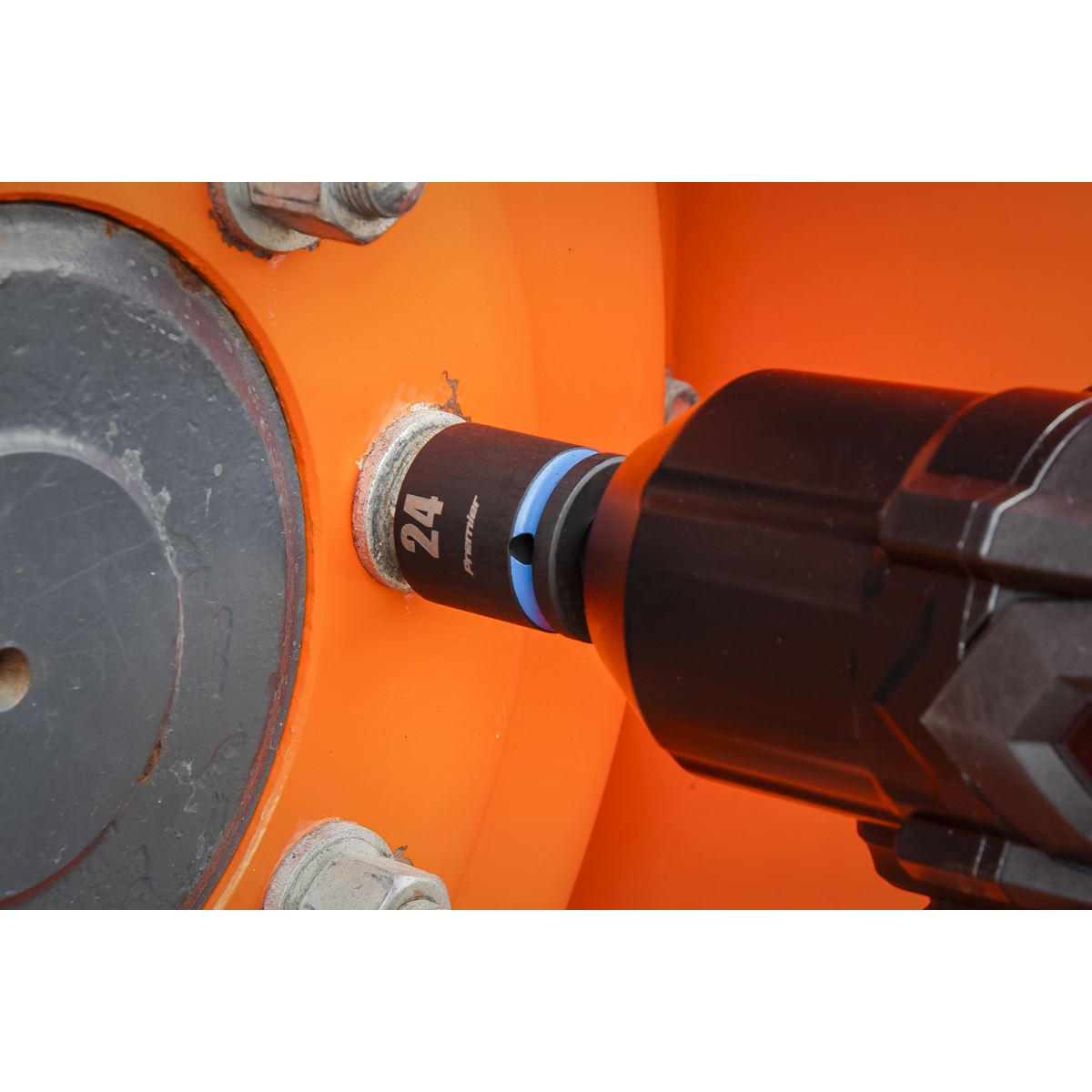 Sealey Cordless Impact Wrench 18V 4Ah Lithium-ion 1/2"Sq Drive 