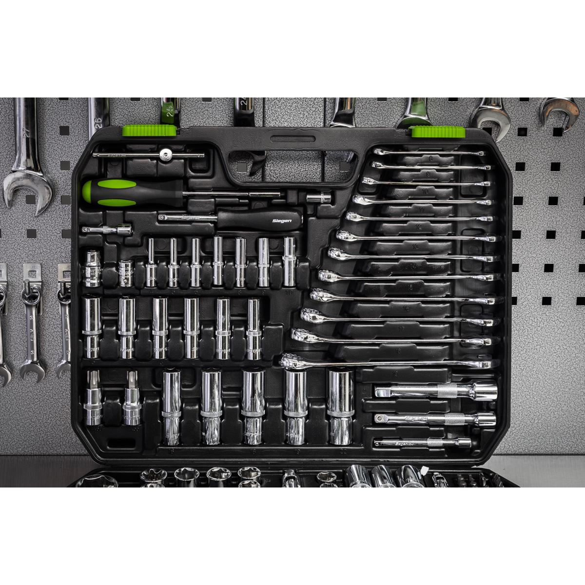 Siegen by Sealey Socket Set 219 Piece 1/4", 3/8" and 1/2" Drive WallDrive Metric 4-32mm