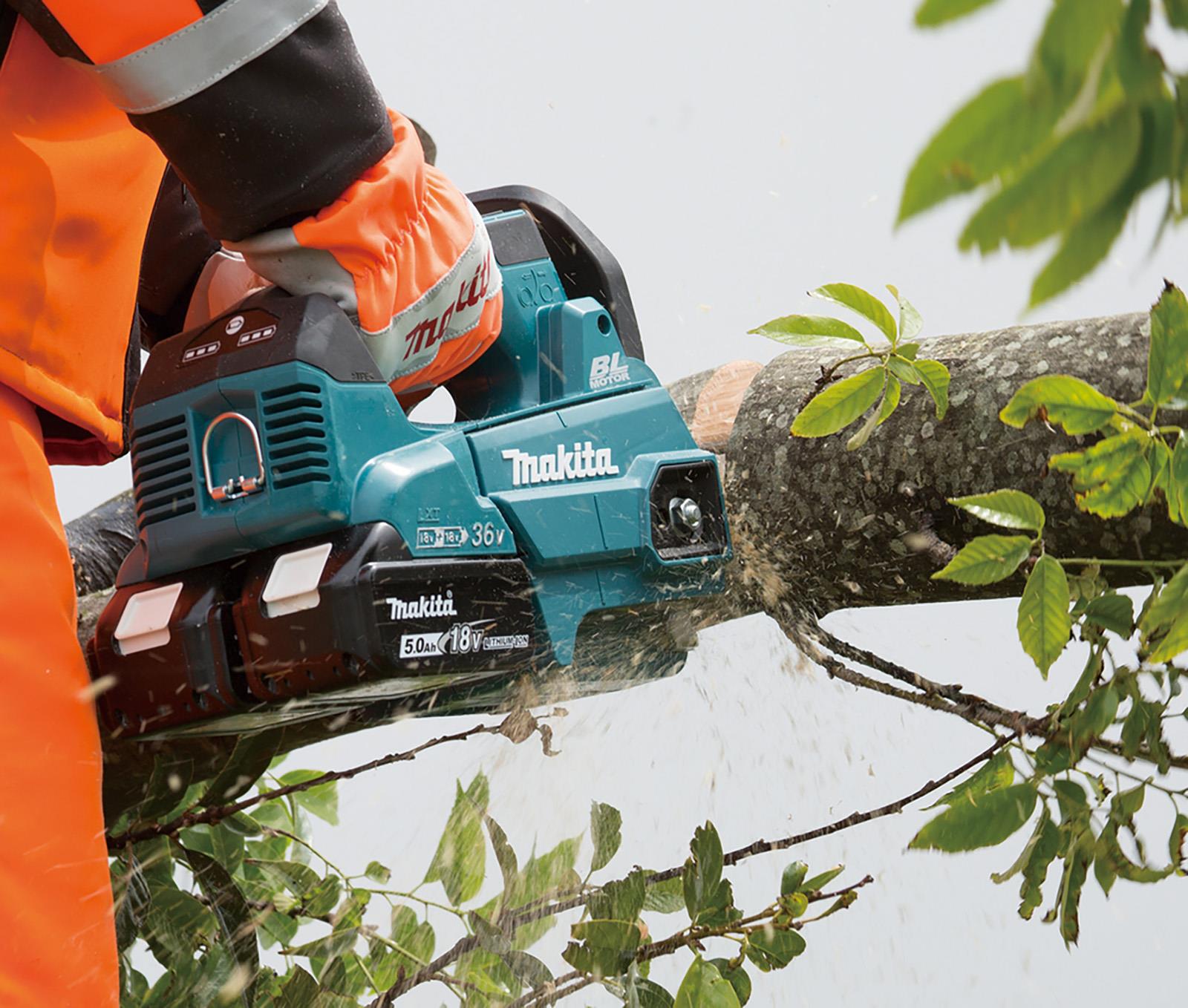 Makita Chainsaw Kit 30cm 12" 18V x 2 LXT Brushless Cordless 2 x 5Ah Battery and Dual Rapid Charger Top Handle Garden Tree Cutting Pruning DUC306PT2